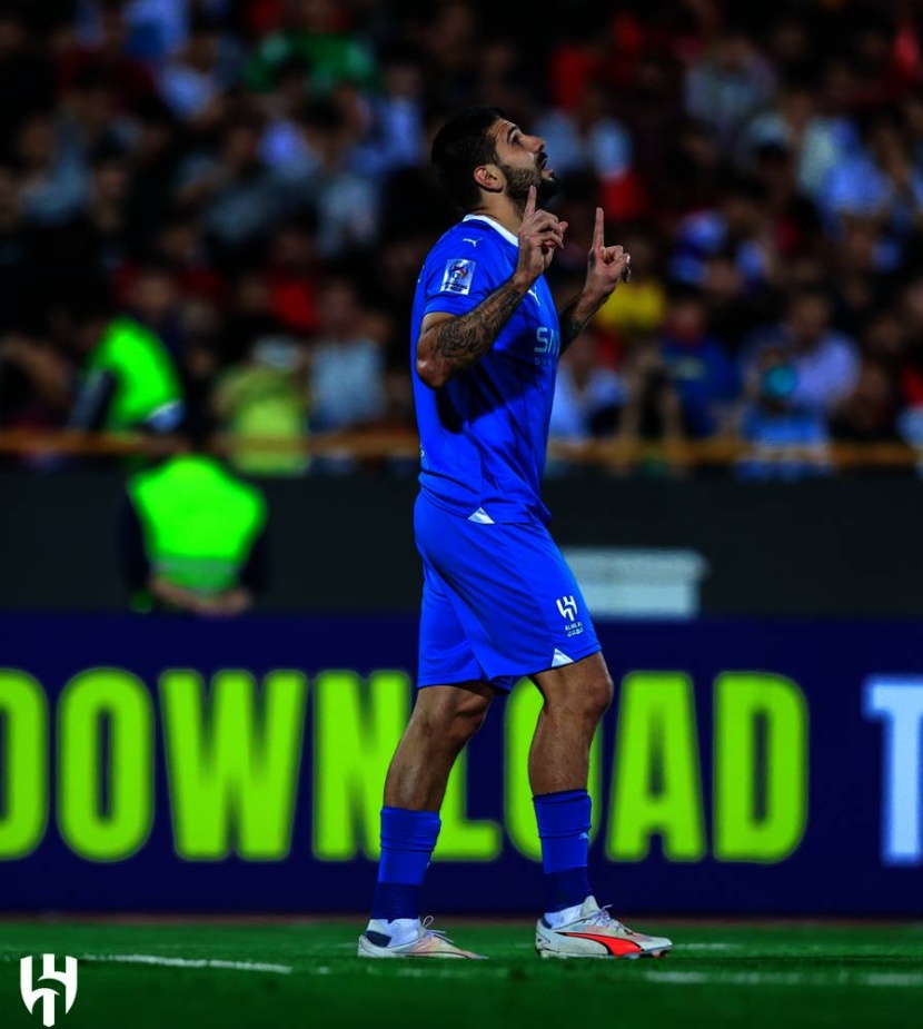 الهلال .. الصدارة بـ «ثلاثية»