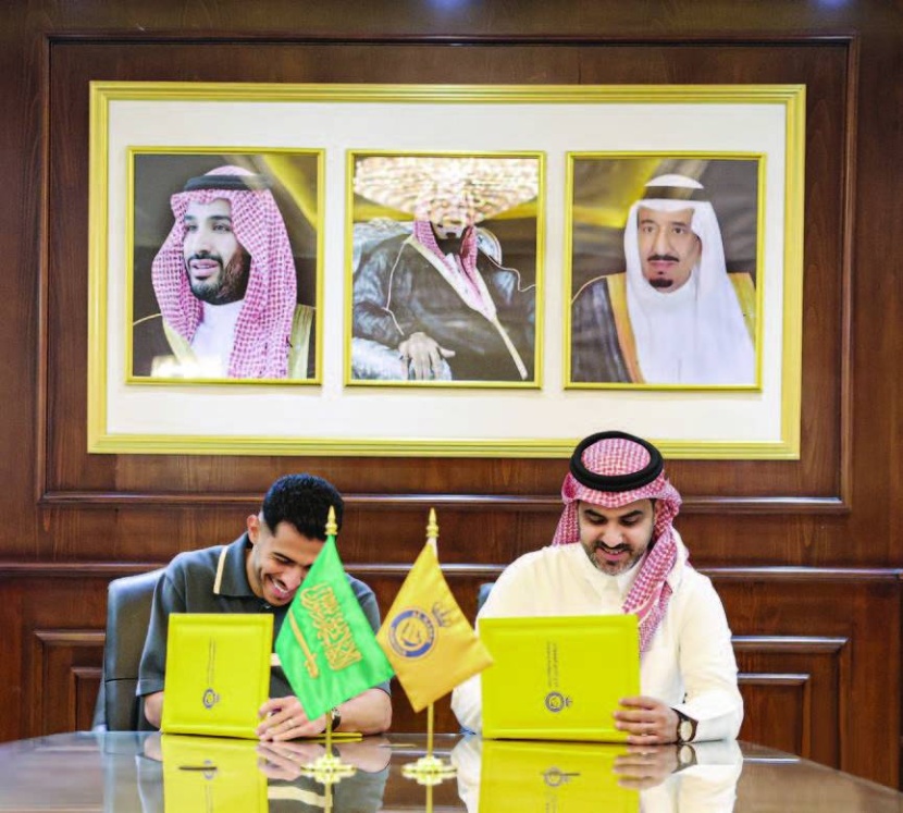 النصر يجدد عقد الغنام