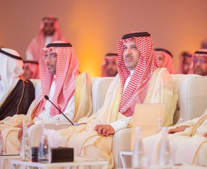 أمير المدينة المنورة يدشن مبنى الهيئة الملكية في ينبع الصناعية 