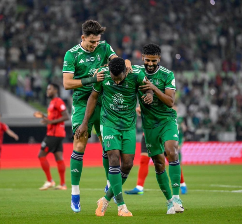 الأهلي .. الانتعاش بـ «ثلاثية» الرياض