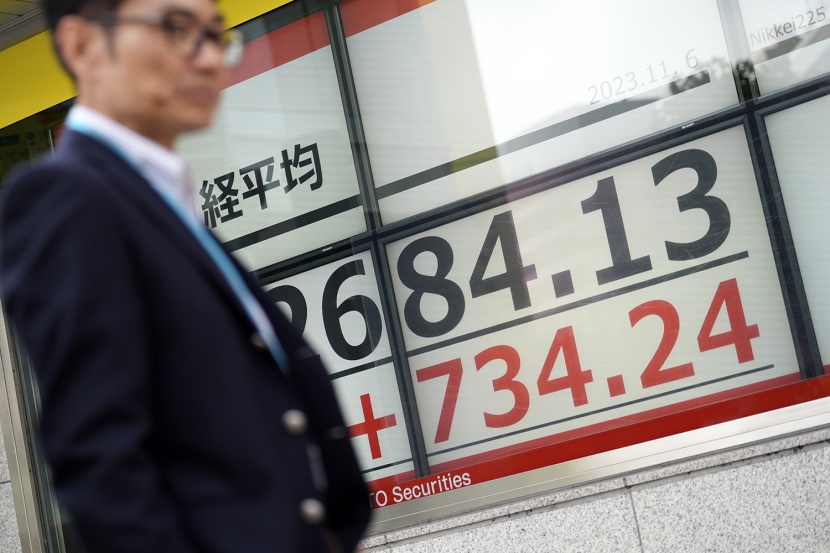 نيكاي يغلق عند أعلى مستوى في أكثر من شهر