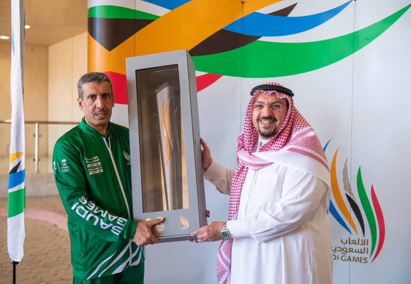 أمير القصيم يستقبل شعلة دورة الألعاب السعودية 2023 