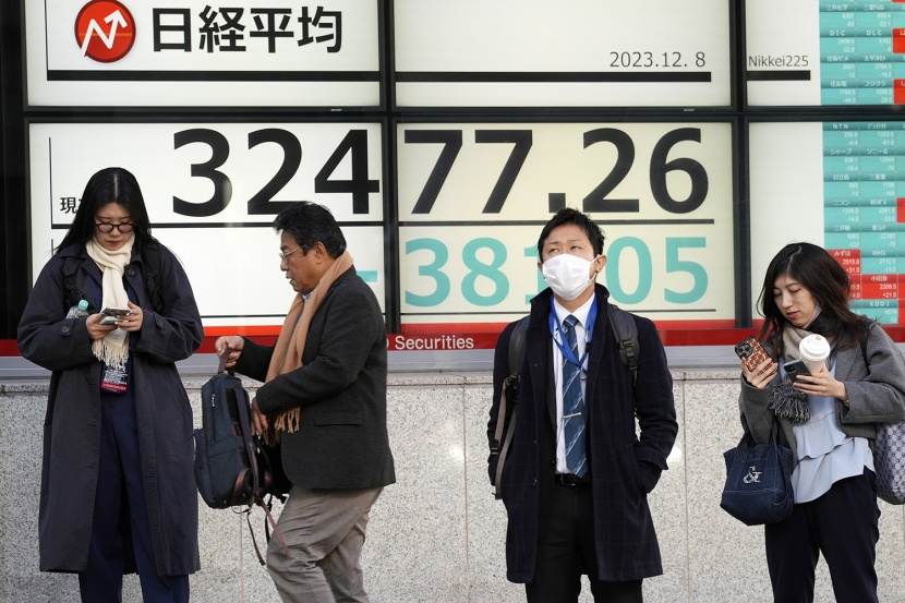 نيكاي يتعافى من أدنى مستوى في شهر