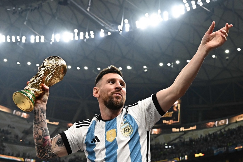 بمبالغ قياسية .. بيع 6 قمصان لميسي في كأس العالم 