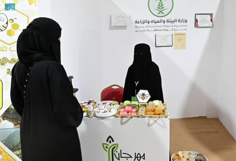 «خيرات محايل عسير» .. فعاليات متنوعة لعرض منتجات المزارعين