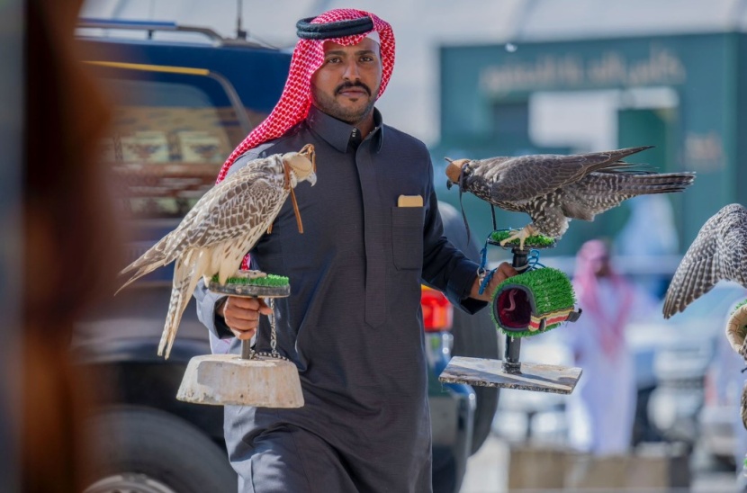 لتعزيز تراث الصقور في المملكة .. الهيئة الملكية للعلا تستضيف أكثر من الفي صقار بمسابقة كأس العلا للصقور 2023