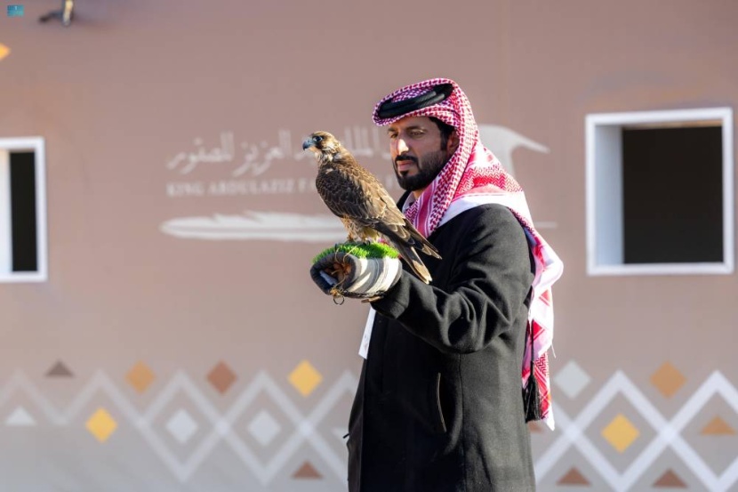 مهرجان الملك عبدالعزيز للصقور .. ملتقى اجتماعي وثقافي واقتصادي