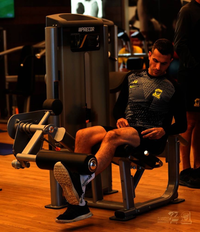 الاتحاد والشباب .. الاتفاق على جروهي وتعليق رومارينهو
