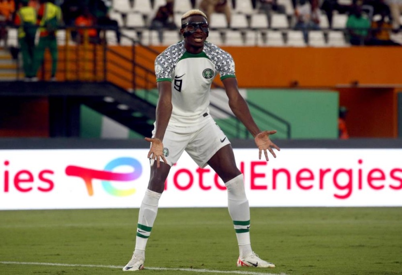 أوسيمين .. الإنجليز يتحركون ونابولي يشترط والدوري السعودي هدف