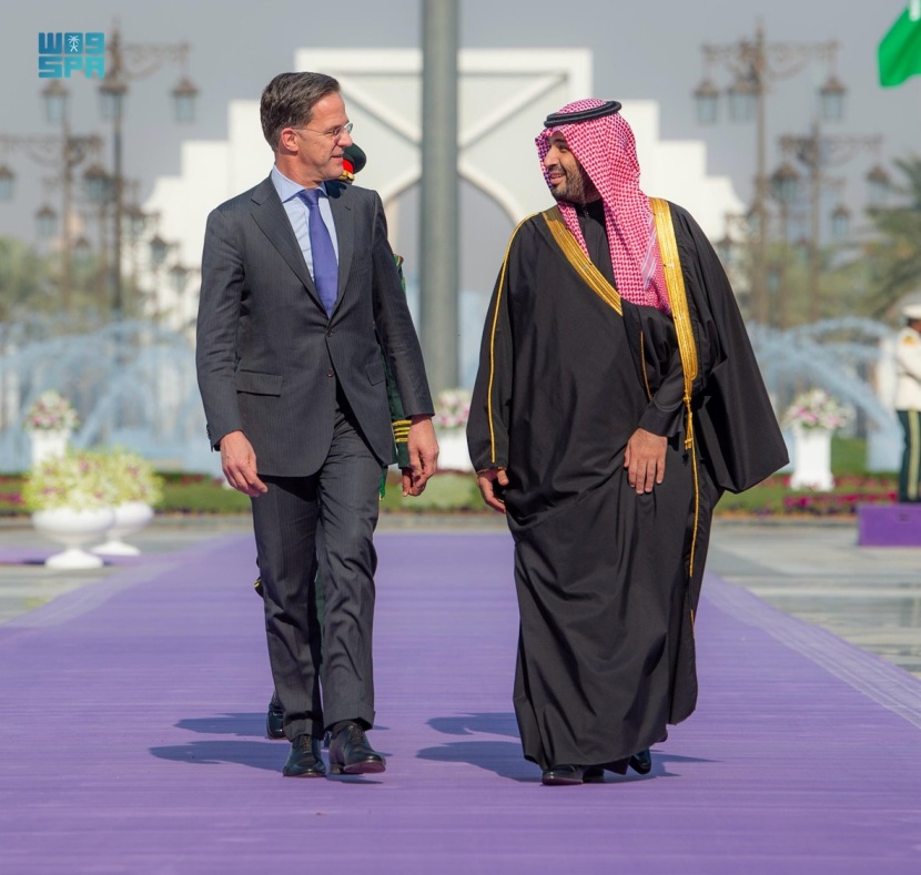 ولي العهد يستقبل رئيس وزراء هولندا
