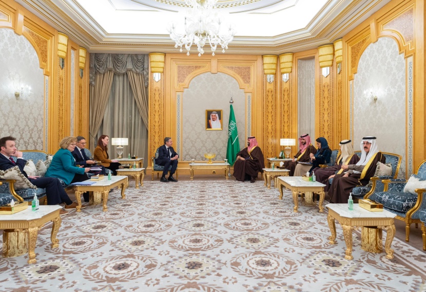 ولي العهد يجتمع مع وزير الخارجية الأمريكي
