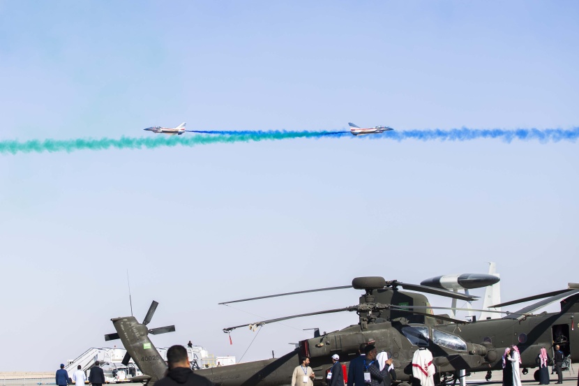 معرض الدفاع العالمي يقدم عروضا جوية وأرضية متنوعة ويطلع الزوار على التقنيات والابتكارات الواعدة
