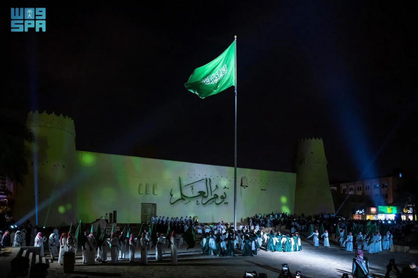"يوم العلم" يسمو خفاقا في سماء الوطن شامخا منذ رفع أول راية قبل 3 قرون