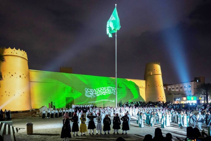 العلم الوطني للسعودية .. رمز العزة والشموخ والوحدة الوطنية