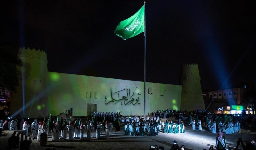 لا يستخدم كعلامة تجارية أو لأغراض الدعاية .. 13 حالة يحظر فيها استخدام العلم الوطني