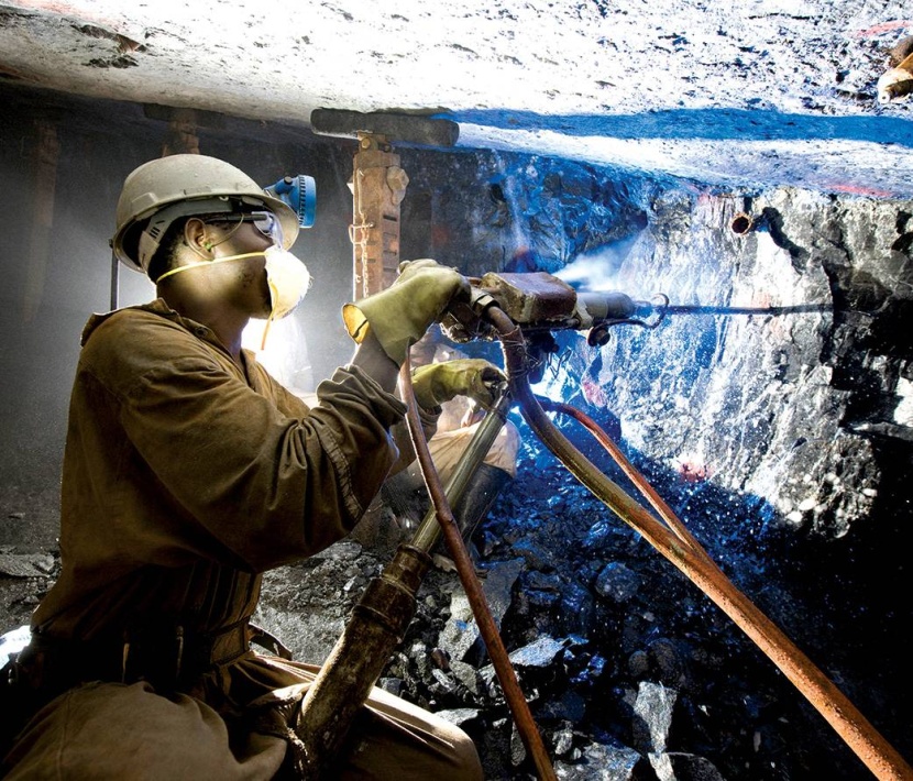 1124 جولة رقابية على المواقع التعدينية في السعودية خلال شهر