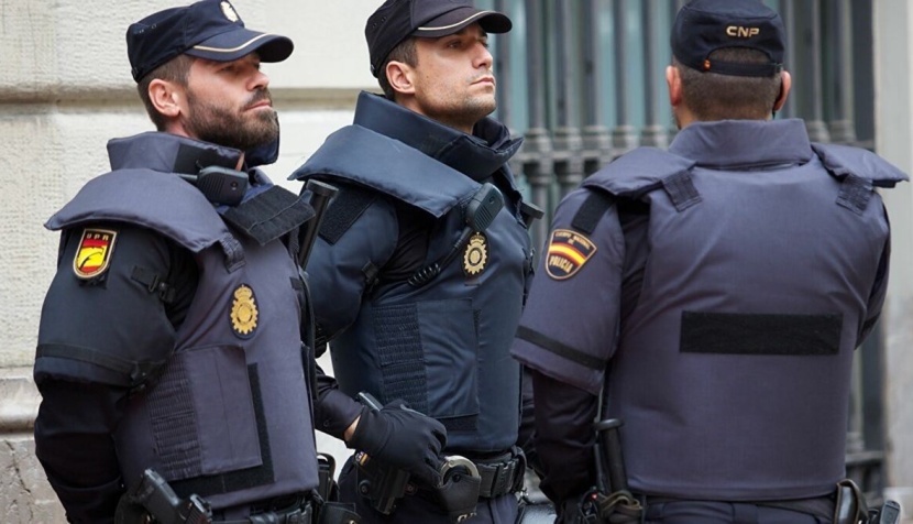 تفكيك عصابة للسطو على منازل لاعبين في إسبانيا .. 6 متهمين في 8 عمليات