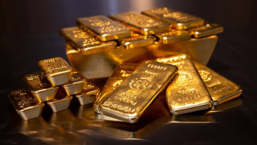 الذهب يفقد بريقه مع قرب اجتماعات بنوك مركزية وصعود الدولار
