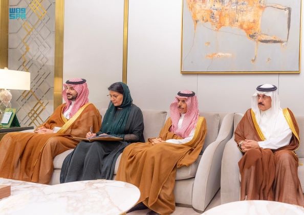 ولي العهد يبحث مع وزير الخارجية الأمريكي مستجدات الأوضاع الإقليمية والدولية