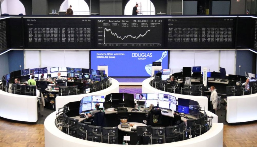 الأسهم الأوروبية تصعد للأسبوع التاسع على التوالي وتغلق بالقرب من مستويات غير مسبوقة