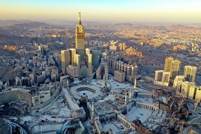 هيئة السوق المالية لـ "الاقتصادية": تملك الأجانب لأسهم الشركات المدرجة التي لديها عقارات في مكة والمدينة يحفز الاستثمارات ويرفع جاذبية السوق السعودية