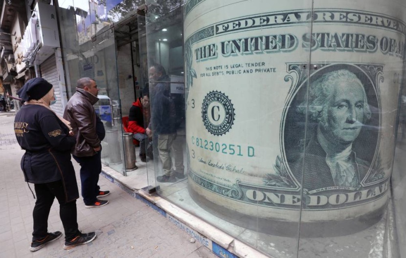 خفض العملة يعيد المستثمرين الأجانب إلى أذون الخزانة المصرية بعد غياب طويل