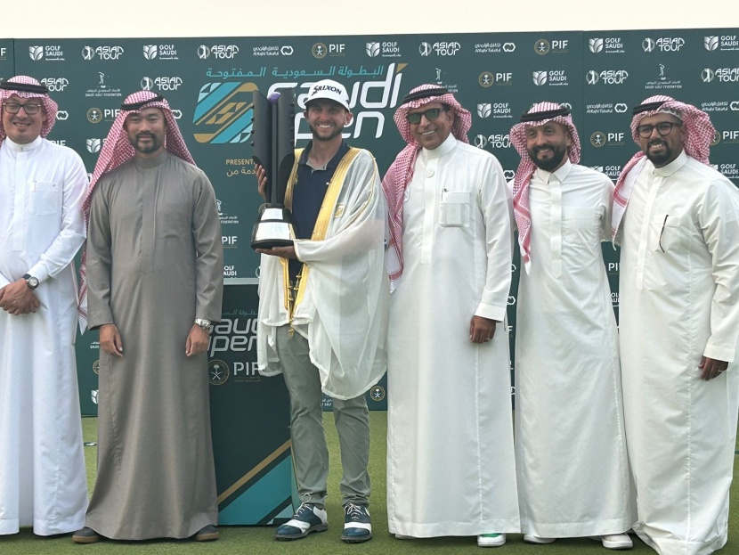 الأمريكي جون كاتلين بطلا لكأس السعودية المفتوحة للجولف