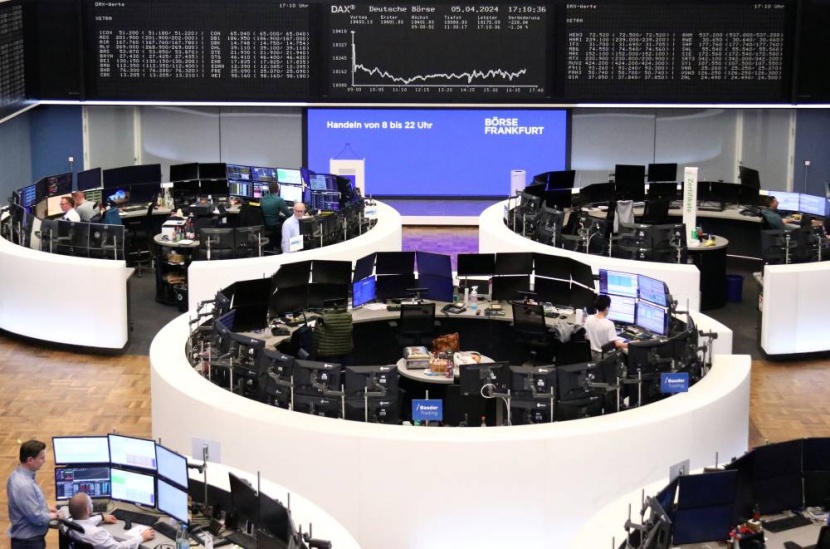 الأسهم الأوروبية تهبط 1.2 % في أسوأ انخفاض أسبوعي منذ يناير