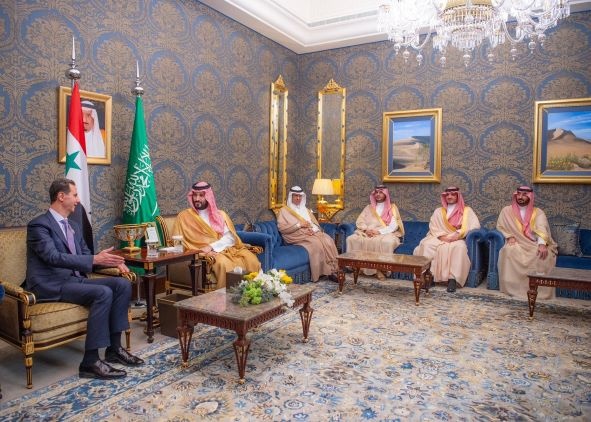 ولي العهد يلتقي الرئيس السوري وملك الأردن على هامش القمة العربية في البحرين