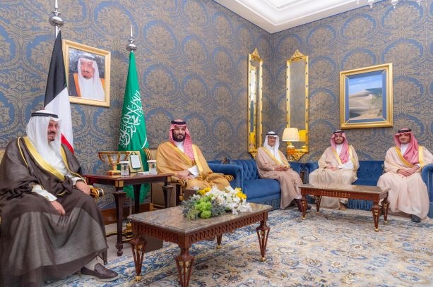 ولي العهد يلتقي الرئيس السوري وملك الأردن على هامش القمة العربية في البحرين
