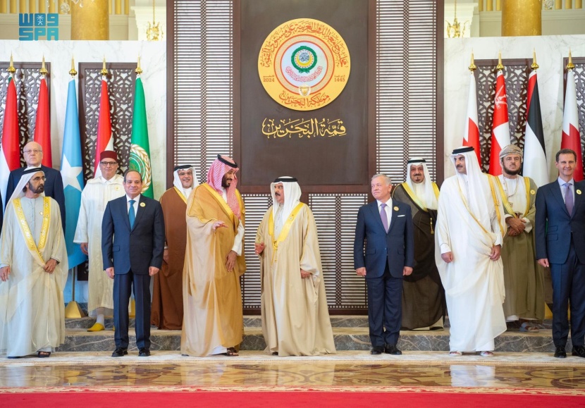 القمة العربية تؤكد على تطوير التعاون في مجال التكنولوجيا المالية والتحول الرقمي