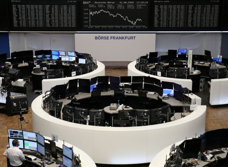 الأسهم الأوروبية تبدأ تداولاتها متراجعة بتأثير قرار تثبيت الفائدة الأمريكية