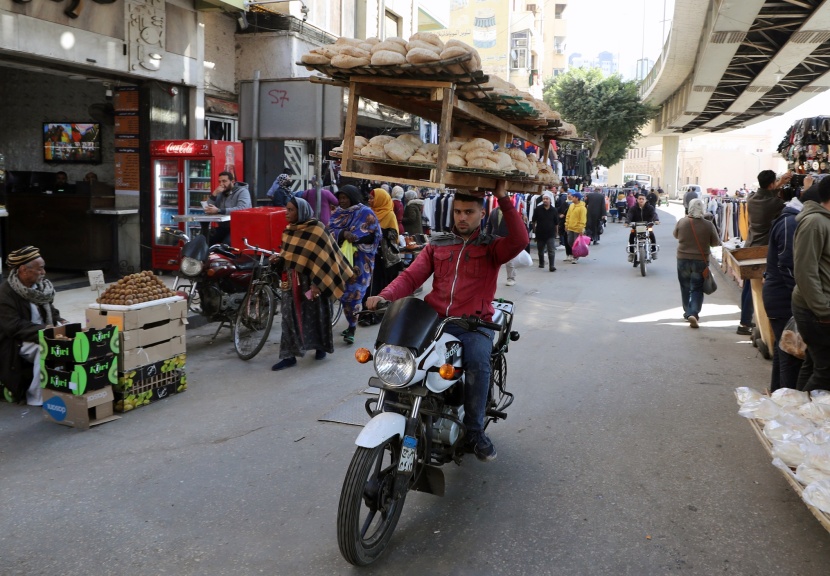 مصر تعتزم رفع سعر الخبز المدعوم من 5 إلى 20 قرشا