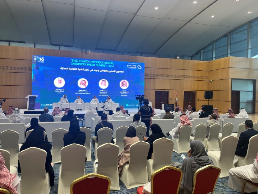 "الصناعة" تكشف عن فتح آفاق لمنتجات بتروكيماوية جديدة لصناعة السيارات والآلات
