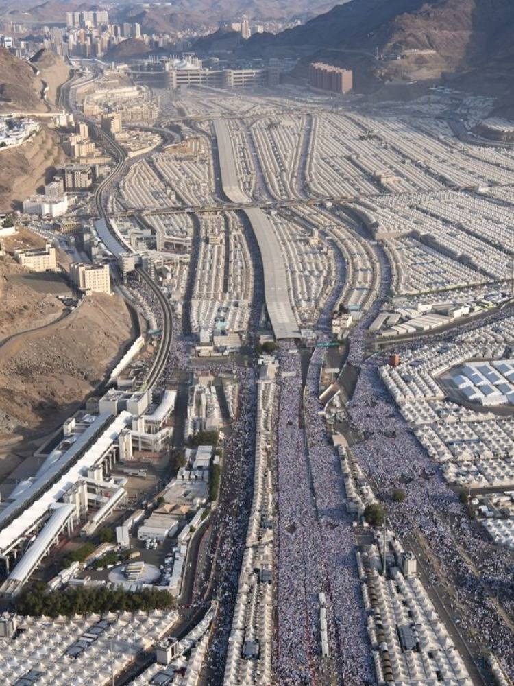 الهيئة الملكية لمكة المكرمة تعلن دعم خدمات النقل في موسم الحج بـ 400 حافلة 