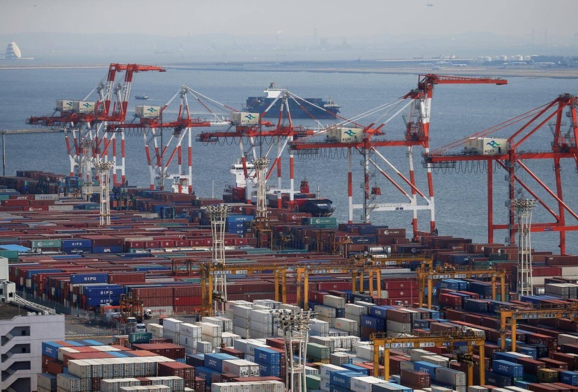 ضعف الين يرفع صادرات اليابان 13.5 % رغم انخفاض حجم المبيعات
