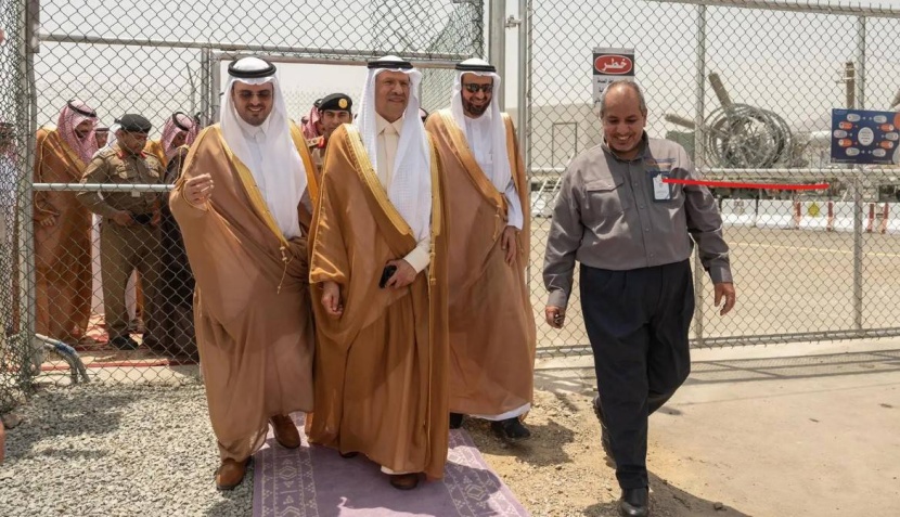 وزير الطاقة يتفقد توافر إمدادات المنتجات البترولية خلال موسم الحج