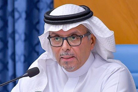 البازعي رئيسا لجائزة "القلم الذهبي للأدب الأكثر تاثيرا"